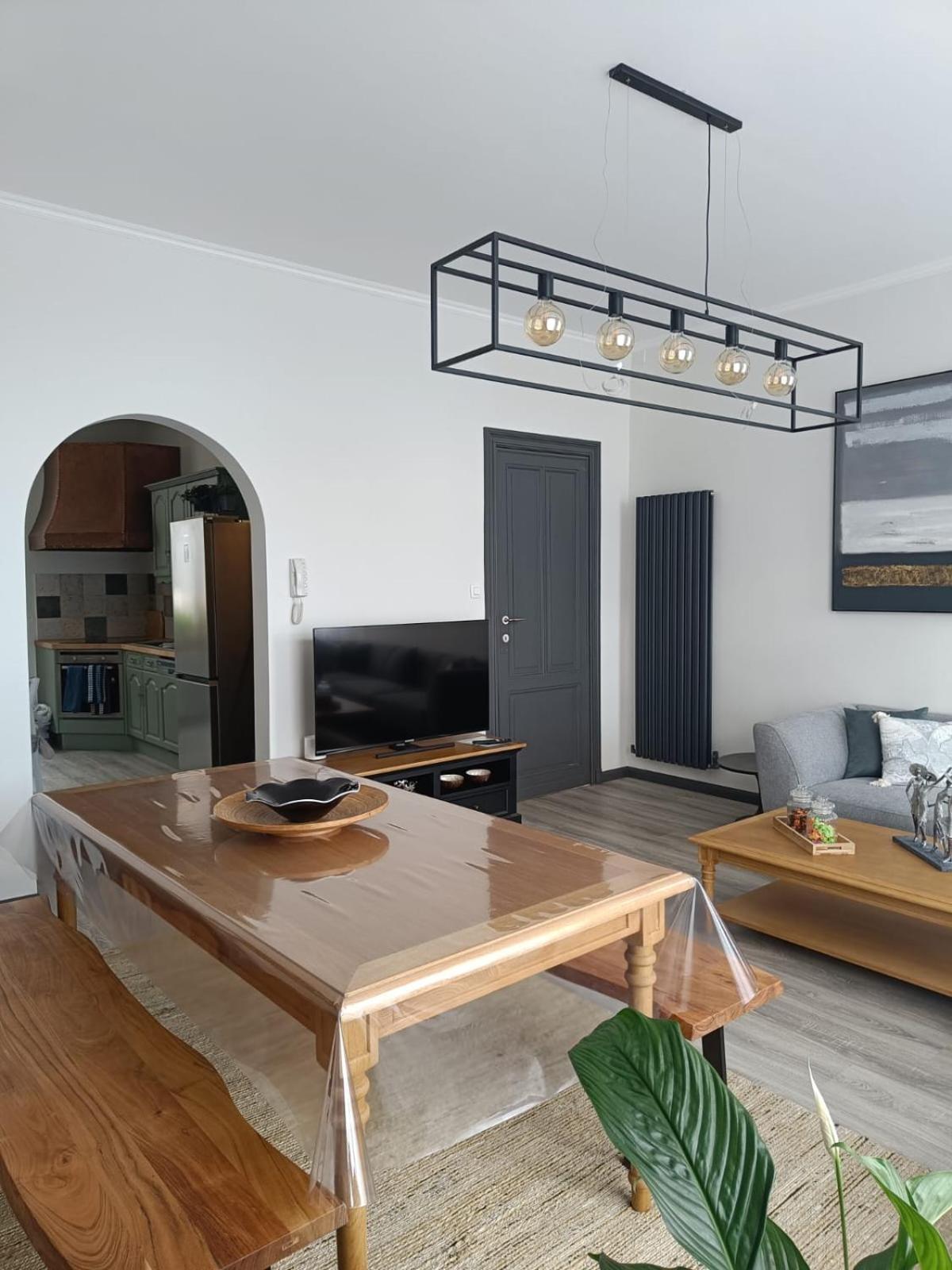 Modern Triplex 140m2 - 4 Bedrooms, 1 Living & 2 Bathrooms - 8 People In Appartement *